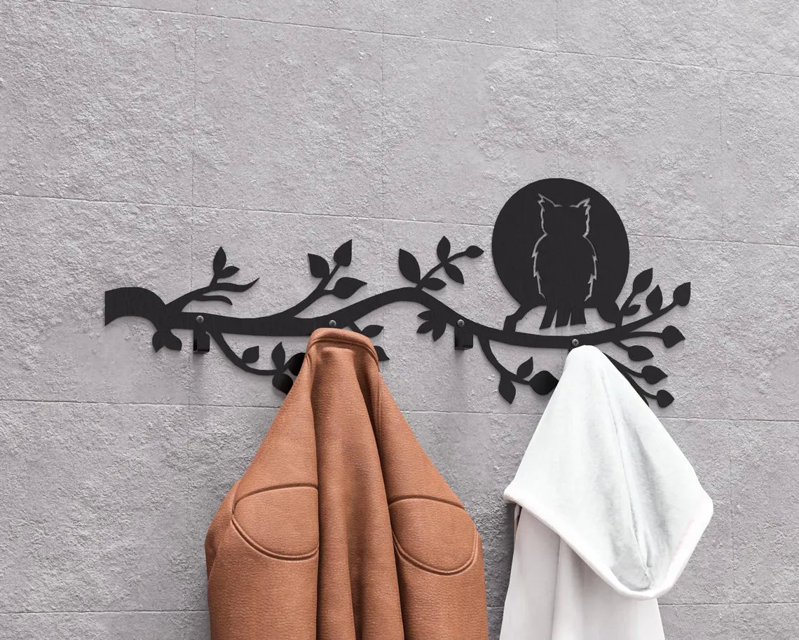Cuier de perete metalic în formă de bufniță, model Kashab, 60x25cm, pentru hol sau cameră, decor rustic elegant.