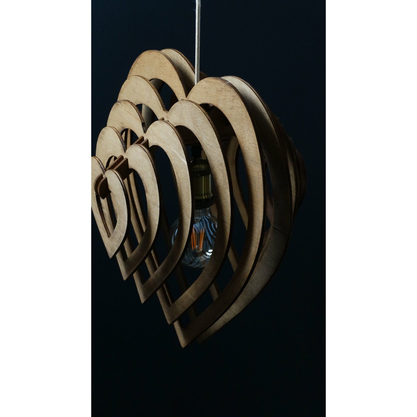 Lustra din lemn- Love