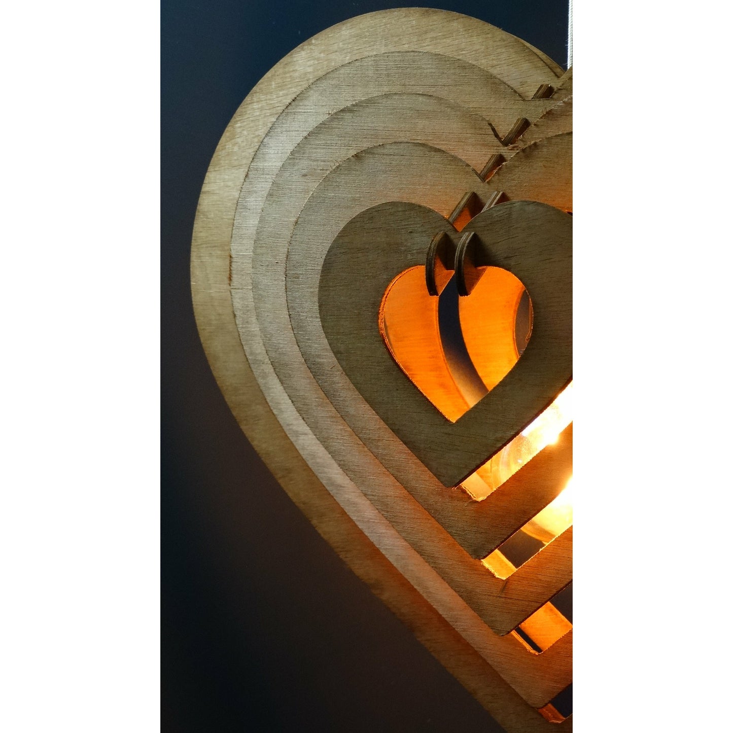 Lustra din lemn- Love