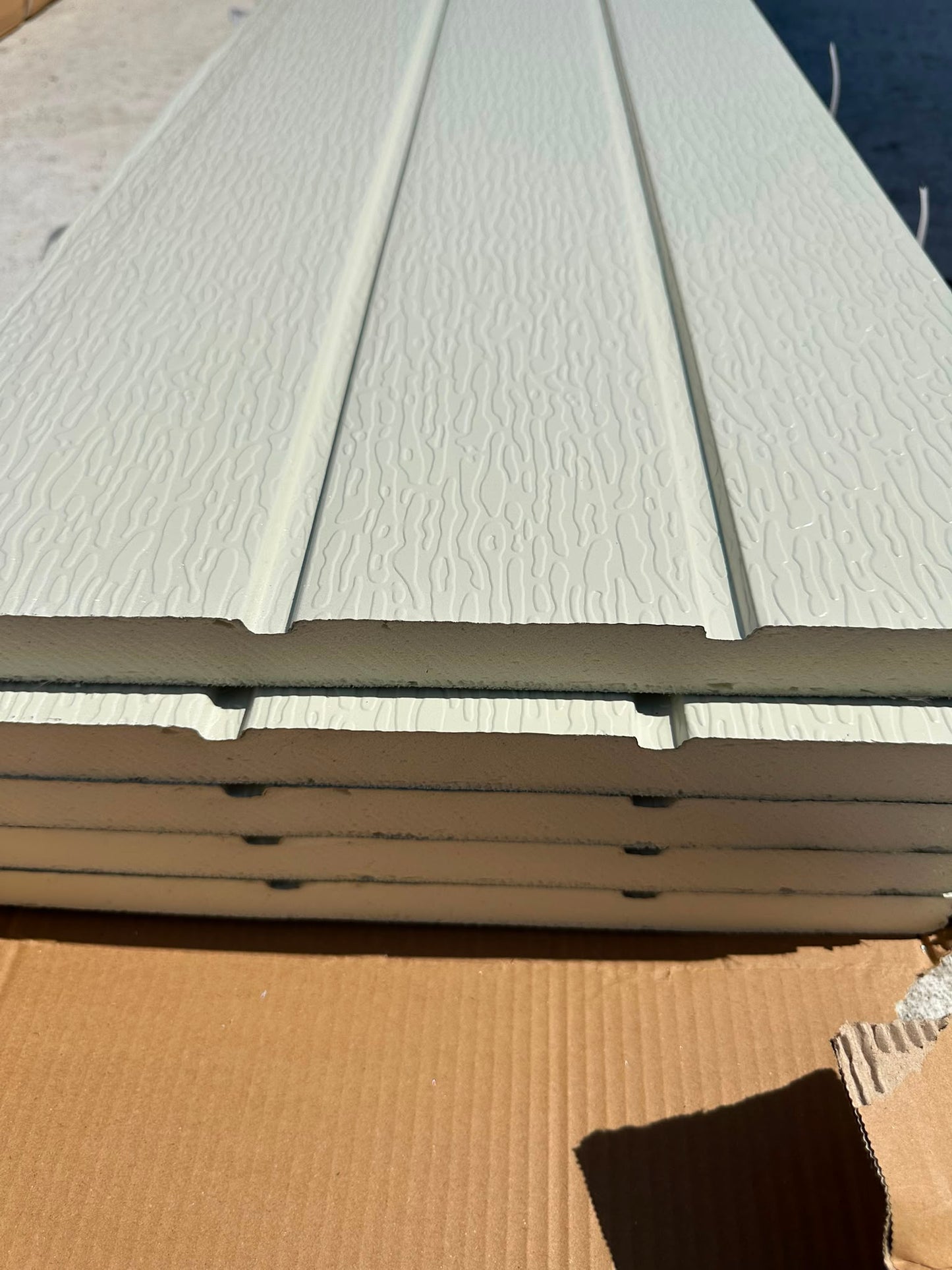 Panou Sandwich Lambriu Exterior culoarea Alba 30x390x2950mm
